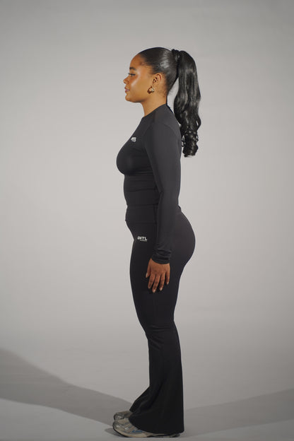 Black seamless long sleeve flared set