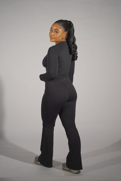 Black seamless long sleeve flared set